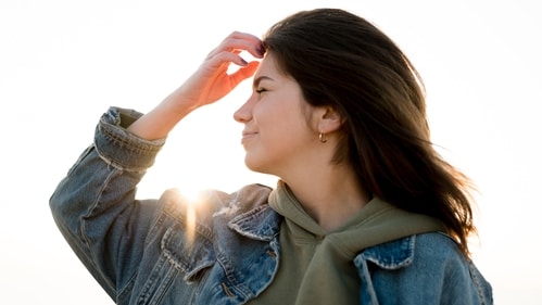 Shield your eyes from UV rays in winter is essential. (Freepik) Shield your eyes from UV rays in winter is essential. (Freepik)