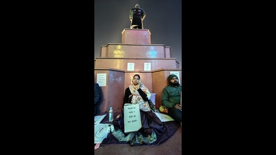 Patel started indefinite protest at Chaudhary Charan Singh statue in Vidhan Bhavan on Monday (Sourced)