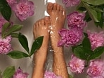 feet7349