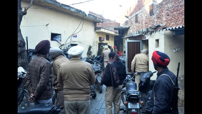 A view of Islamabad police station in Amritsar where an ‘explosion’ occurred during the wee hours on Tuesday. (Sameer Sehgal/HT) A view of Islamabad police station in Amritsar where an ‘explosion’ occurred during the wee hours on Tuesday. (Sameer Sehgal/HT)