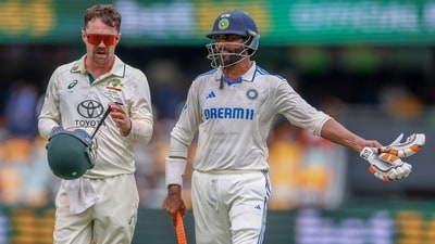 India's Ravindra Jadeja, right, and Australia's Travis Head walk off the field for lunch during play on day four of the third Test (AP) India's Ravindra Jadeja, right, and Australia's Travis Head walk off the field for lunch during play on day four of the third Test (AP)