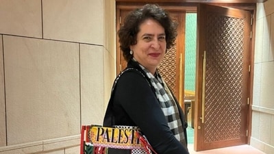 Priyanka Gandhi Vadra with the "Palestine" bag. Priyanka Gandhi Vadra with the "Palestine" bag.