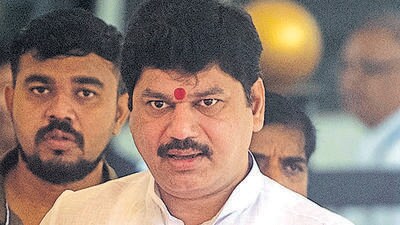 Mumbai, India - August 17, 2022: MLA Dhananjay Munde (C) enters Vidhan Bhavan during the first day of the monsoon session of Maharashtra Legislature Assembly in Mumbai, India, on Wednesday, August 17, 2022. (Photo by Satish Bate/ Hindustan Times) (Satish Bate/HT PHOTO) Mumbai, India - August 17, 2022: MLA Dhananjay Munde (C) enters Vidhan Bhavan during the first day of the monsoon session of Maharashtra Legislature Assembly in Mumbai, India, on Wednesday, August 17, 2022. (Photo by Satish Bate/ Hindustan Times) (Satish Bate/HT PHOTO)