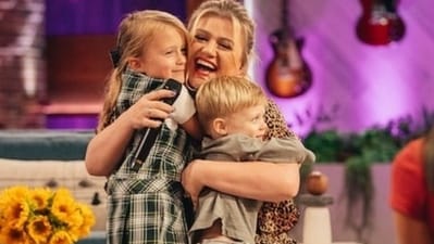 Kelly Clarkson's kids doesn't want her to date, according to report. Kelly Clarkson's kids doesn't want her to date, according to report.