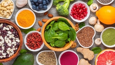Include more green, leafy vegetables, berries, fruits, seeds in your diet to increase your antioxidant intake. (Shutterstock) Include more green, leafy vegetables, berries, fruits, seeds in your diet to increase your antioxidant intake. (Shutterstock)