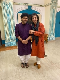 Mahesh Kale with Ustad Zakir Hussain Mahesh Kale with Ustad Zakir Hussain