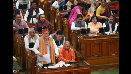State finance and parliamentary affairs ,inister Suresh Khanna speaks on the second day of the winter session of UP Assembly on Tuesday (Deepak Gupta/HT)
