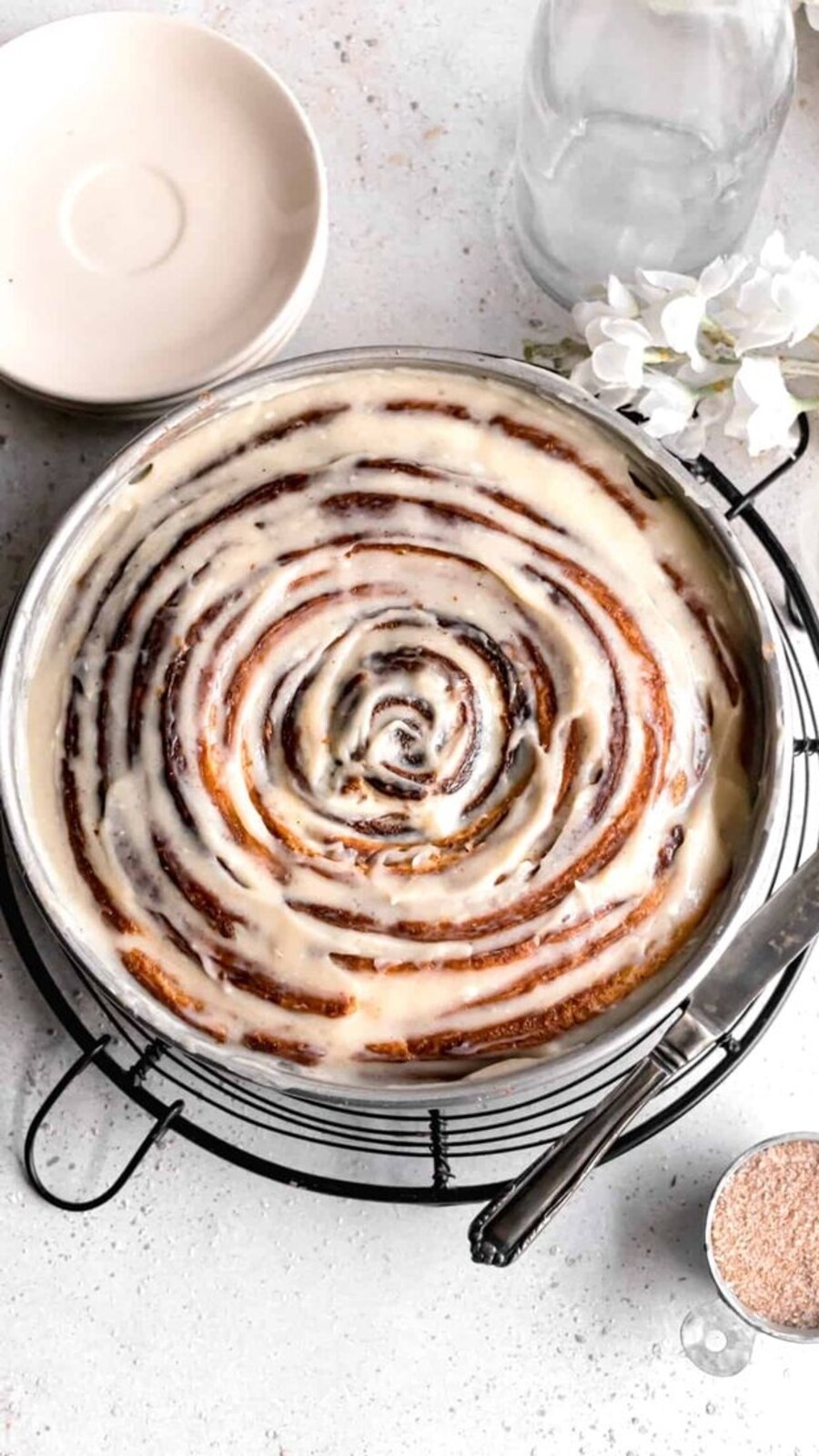 cinnamonrollcake