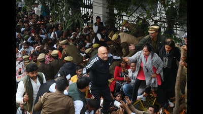 Congress state president Ajai Rai along with party workers staged protest against state government on issues of rising inflation, unemployment and law and order situation in state. (Deepak Gupta/Hindustan Times) Congress state president Ajai Rai along with party workers staged protest against state government on issues of rising inflation, unemployment and law and order situation in state. (Deepak Gupta/Hindustan Times)