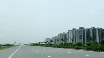 Officials said Yeida has executed at least 1,400 registries of the 3,040 industrial plots allotted since 2001, when this industrial body was established to urbanise the areas located along Yamuna Expressway that connects Greater Noida with Agra. (HT Archive)
