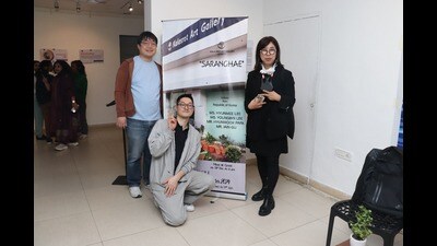 The artists from Republic of Korea in Lucknow on Wednesday (HT Photo) The artists from Republic of Korea in Lucknow on Wednesday (HT Photo)