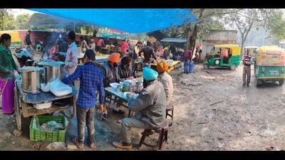 The vendors were given a 30-day period as last opportunity for submitting dues. (HT File Photo for representation) The vendors were given a 30-day period as last opportunity for submitting dues. (HT File Photo for representation)