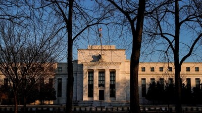 FILE PHOTO: The Federal Reserve building is seen in Washington, U.S., January 26, 2022. (REUTERS/Joshua Roberts)