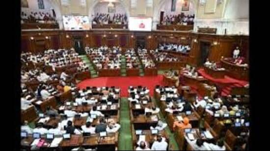 Finance Minister Suresh Khanna presenting a supplementary budget (File photo)