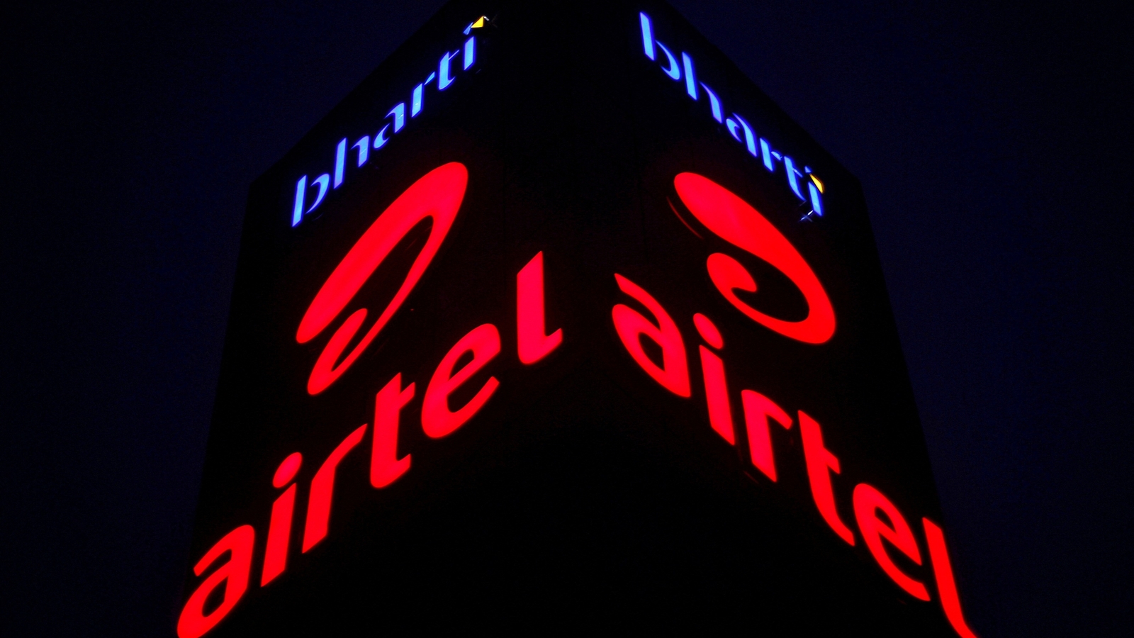 Airtel clears 2016 spectrum dues, prepays 3,626 crore to Centre