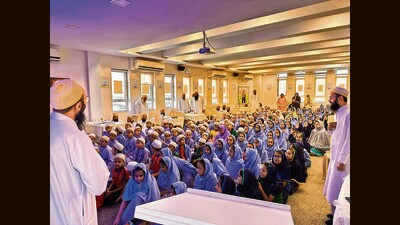Bohras go all out to save their kids from phone addiction Bohras go all out to save their kids from phone addiction
