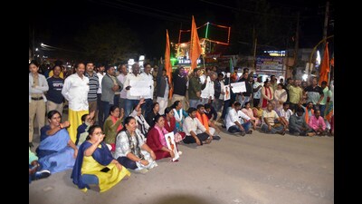 BJP activists during a protest against Congress-led state government over the arrest of Karnataka MLC CT Ravi over his alleged remarks on minister Laxmi Hebbalkar, in Chikkamagaluru, Karnataka. (PTI) BJP activists during a protest against Congress-led state government over the arrest of Karnataka MLC CT Ravi over his alleged remarks on minister Laxmi Hebbalkar, in Chikkamagaluru, Karnataka. (PTI)
