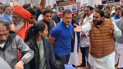 Leader of Opposition in the Lok Sabha Rahul Gandhi visits BJP MP Pratap Chandra Sarangi who got injured. (PTI) Leader of Opposition in the Lok Sabha Rahul Gandhi visits BJP MP Pratap Chandra Sarangi who got injured. (PTI)