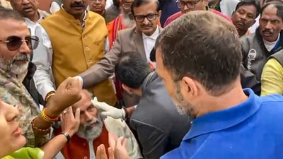 **EDS: SCREENSHOT VIA PTI VIDEO** New Delhi: Leader of Opposition in the Lok Sabha Rahul Gandhi visits BJP MP Pratap Chandra Sarangi who got injured after clashes between India Bloc and NDA MPs, at Parliament complex, in New Delhi, Thursday, Dec. 19, 2024. (PTI Photo) (PTI12_19_2024_000115B) (PTI) **EDS: SCREENSHOT VIA PTI VIDEO** New Delhi: Leader of Opposition in the Lok Sabha Rahul Gandhi visits BJP MP Pratap Chandra Sarangi who got injured after clashes between India Bloc and NDA MPs, at Parliament complex, in New Delhi, Thursday, Dec. 19, 2024. (PTI Photo) (PTI12_19_2024_000115B) (PTI)