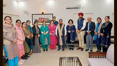 Punjab governor Gulab Chand Kataria with college principals in Ludhiana on Thursday. (HT Photo)