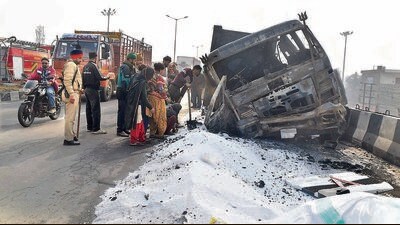 The gutted truck after the accident near Transport Nagar in Ludhiana on Thursday. (Manish/HT) The gutted truck after the accident near Transport Nagar in Ludhiana on Thursday. (Manish/HT)