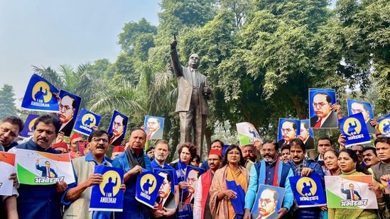 Parliament Winter Session LIVE: Lok Sabha LoP Rahul Gandhi with Congress MP Priyanka Gandhi Vadra and other India bloc MPs stage a protest Parliament Winter Session LIVE: Lok Sabha LoP Rahul Gandhi with Congress MP Priyanka Gandhi Vadra and other India bloc MPs stage a protest