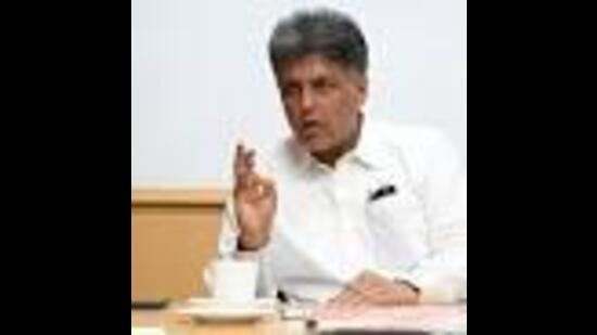 Alleging wastage of public money as the old terminal was extensively renovated from 2010 to 2014 before the airport was finally shifted to new building, Chandigarh MP Tewari asked the reason for alleged wastage of public money by keeping the renovated infrastructure idle. (HT File)