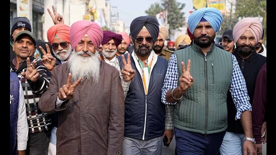 Punjab Congress chief and Ludhiana MP Amarinder Singh Raja Warring campaigning in Ludhiana on Thursday. (Manish/HT)