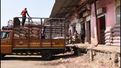 Navi Mumbai, India - May 31, 2019: Onion-Potato market closure extended to June 15 at APMC , Vashi in Navi Mumbai, India, on Friday, May 31, 2019. (Photo by Bachchan Kumar/ Hindustan Times) (Hindustan Times) Navi Mumbai, India - May 31, 2019: Onion-Potato market closure extended to June 15 at APMC , Vashi in Navi Mumbai, India, on Friday, May 31, 2019. (Photo by Bachchan Kumar/ Hindustan Times) (Hindustan Times)