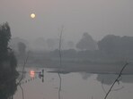 Delhi’s average AQI was recorded at 370 on Saturday. (RAJ K RAJ /HT PHOTO)