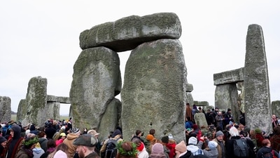 People attend winter solstice celebrations at Stonehenge stone circle near Amesbury, Britain, December 21, 2024. REUTERS/Toby Melville (REUTERS)