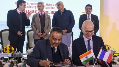 he signing ceremony between National Museum and France Museums Développement for the upcoming ‘Yuga Yugeen Bharat National Museum’, in Delhi, on Thursday. (PTIT) he signing ceremony between National Museum and France Museums Développement for the upcoming ‘Yuga Yugeen Bharat National Museum’, in Delhi, on Thursday. (PTIT)