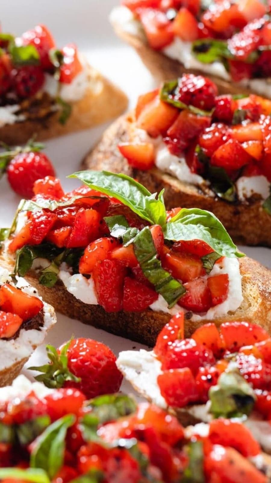 Strawberry_Bruschetta