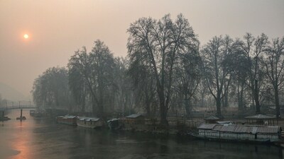 Tourists, travellers and transporters have been advised to exercise caution, given the sub-freezing temperatures, icy road conditions and the possibility of fresh snowfall in higher reaches. (Waseem Andrabi /Hindustan Times)