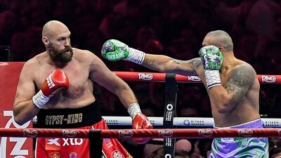 Fury found success in the fifth and sixth rounds, but Usyk countered and took over control in the later rounds. (AFP) Fury found success in the fifth and sixth rounds, but Usyk countered and took over control in the later rounds. (AFP)