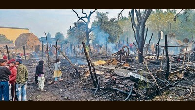 The destroyed shanties and shops after the fire near the Sirhind Canal at Garhi Tarkhana village of Machhiwara. (HT Photo)
