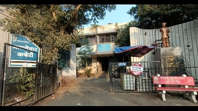 The redevelopment of ‘Mamledar Kacheri (Court)’ in Shukrawar Peth has been stalled for over 20 years. (MAHENDRA KOLHE/ HT PHOTO) The redevelopment of ‘Mamledar Kacheri (Court)’ in Shukrawar Peth has been stalled for over 20 years. (MAHENDRA KOLHE/ HT PHOTO)