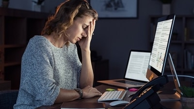 Employees feel stressed and have a hard time keeping up with the constant connectivity through digital devices in a digital workspace. (Shutterstock) Employees feel stressed and have a hard time keeping up with the constant connectivity through digital devices in a digital workspace. (Shutterstock)