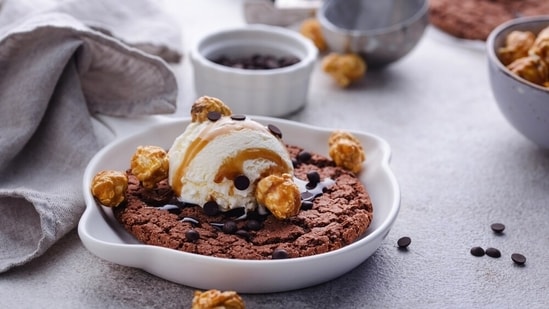 Christmas 2024: Celebrate your sweet tooth with Christmas cookie dough pudding recipe. (Representative Photo: Shutterstock)