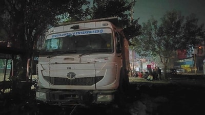 While nine were crushed by the vehicle, the others managed to escape with minor injuries. (MAHENDRA KOLHE/ HT PHOTO) While nine were crushed by the vehicle, the others managed to escape with minor injuries. (MAHENDRA KOLHE/ HT PHOTO)