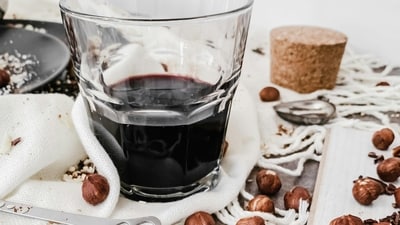 Alcohol consumption can pose serious health threats for people with allergies, especially nut allergies. (Pexels) Alcohol consumption can pose serious health threats for people with allergies, especially nut allergies. (Pexels)