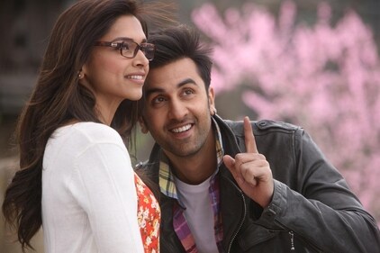 Ranbir Kapoor and Deepika Padukone's still from Yeh Jawaani Hai Deewani.