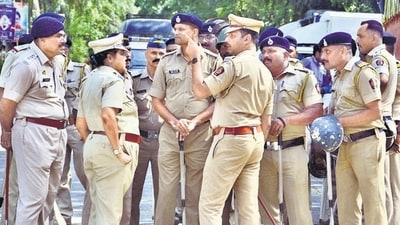 The Bandra police have increased their presence around local churches on Christmas Eve. Representational Image. (Praful Gangurde/HT Photo) (HT PHOTO) The Bandra police have increased their presence around local churches on Christmas Eve. Representational Image. (Praful Gangurde/HT Photo) (HT PHOTO)