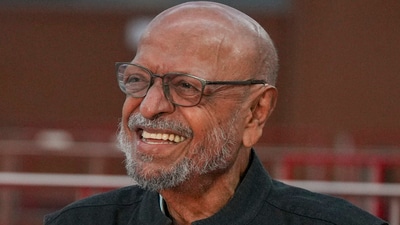 Filmmaker Shyam Benegal during the release of a special postal cover to mark Film Heritage Foundation's 10th anniversary, in Mumbai. Benegal passed away on Monday,. (PTI Photo/Shashank Parade) (PTI) Filmmaker Shyam Benegal during the release of a special postal cover to mark Film Heritage Foundation's 10th anniversary, in Mumbai. Benegal passed away on Monday,. (PTI Photo/Shashank Parade) (PTI)