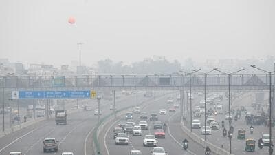 The AQI had been gradually declining through the day. (Sunil Ghosh/HT Photo) The AQI had been gradually declining through the day. (Sunil Ghosh/HT Photo)
