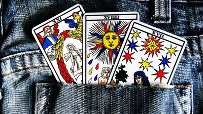 Read about the tarot horoscope for Leo 2025 for each month.