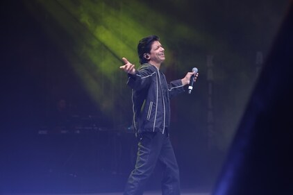 Shaan made his entry on the improvised song, Main Hoon Shaan.