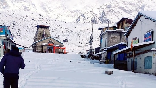 Rudraprayag, Dec 24 (ANI): A view of the snow-covered area after fresh snowfall was received in Kedarnath, in Rudraprayag on Tuesday. (ANI Photo)(Princess Ilvita)
