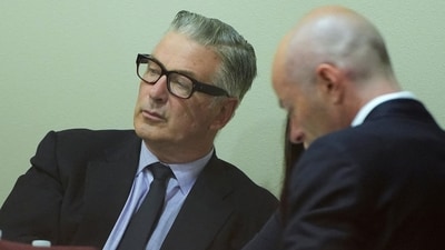 Alec Baldwin (L) attends his trial for involuntary manslaughter at Santa Fe County District Court in Santa Fe, New Mexico, on July 12, 2024.     RAMSAY DE GIVE/Pool via REUTERS/File Photo (REUTERS)