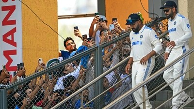 India's Virat Kohli (R) and captain Rohit Sharma arrive for the second innings (AFP) India's Virat Kohli (R) and captain Rohit Sharma arrive for the second innings (AFP)